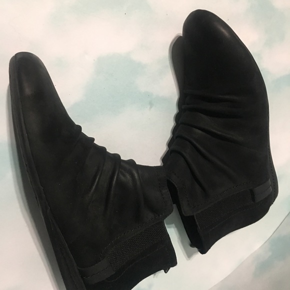 ROCKPORT Black Ankle Booties Zip Backs Size 9M - Picture 6 of 10